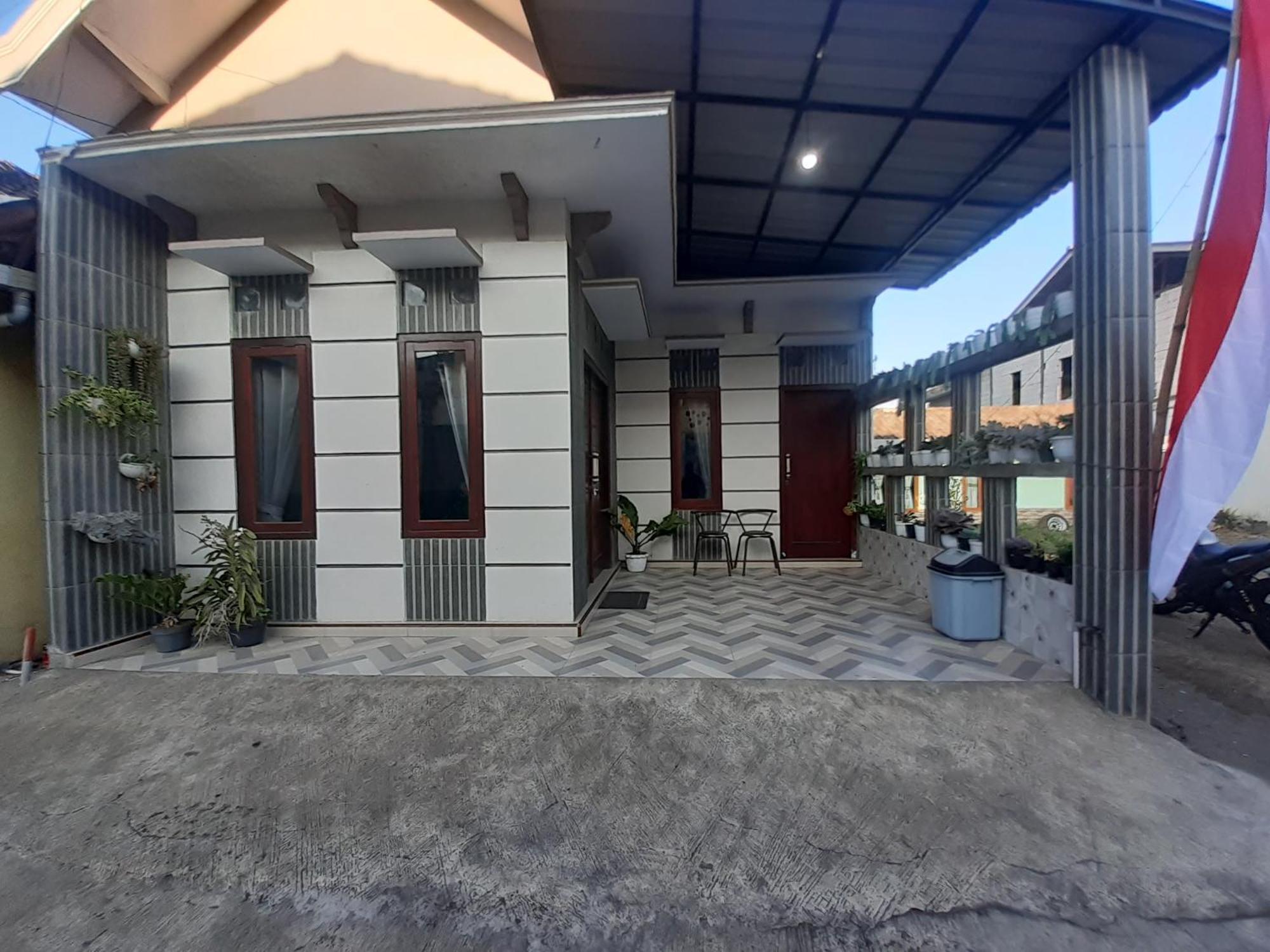 Widodaren Homestay Probolinggo Exterior photo